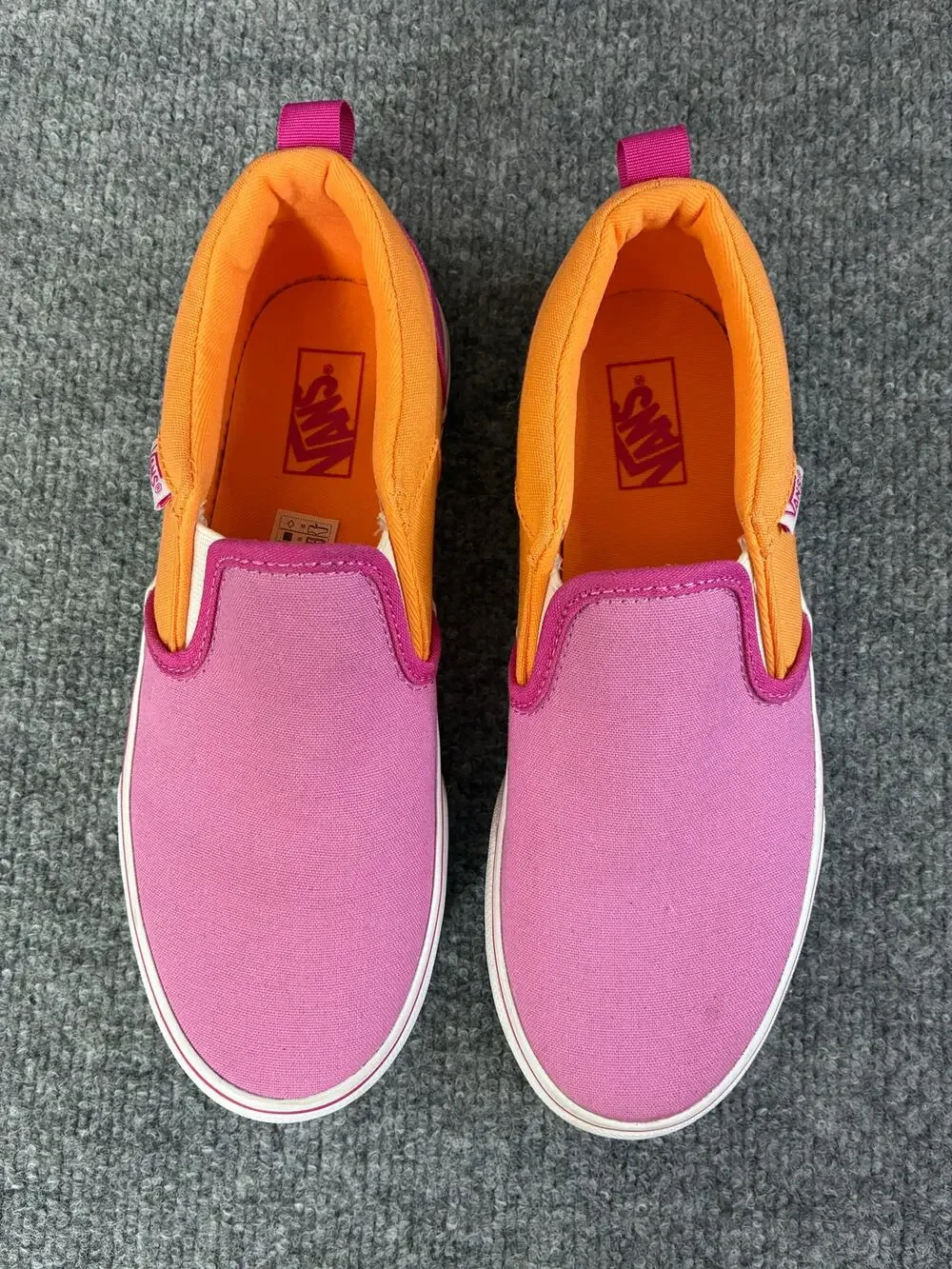 Vans - Size US MISSY 4 - New w/out Tags